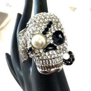 Skull Pirate Ring covered in rhinestones NWOT NOS